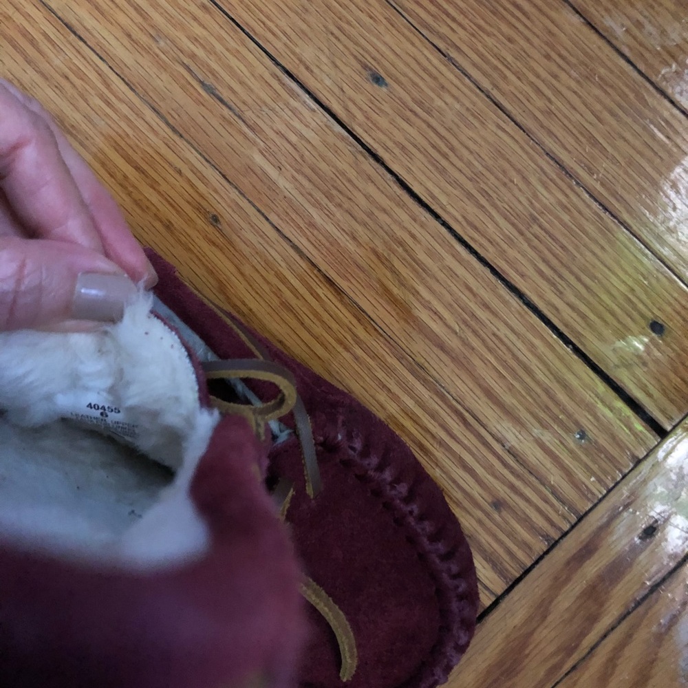 Minnetonka shoe - Picture 6 of 6